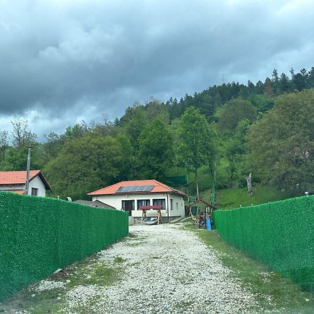 Willa Casa Lupilor Transfagarasan Căpăţîneni-Ungureni Zewnętrze zdjęcie
